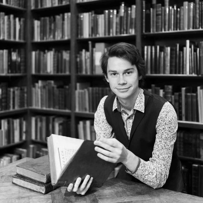 Simon Cumming